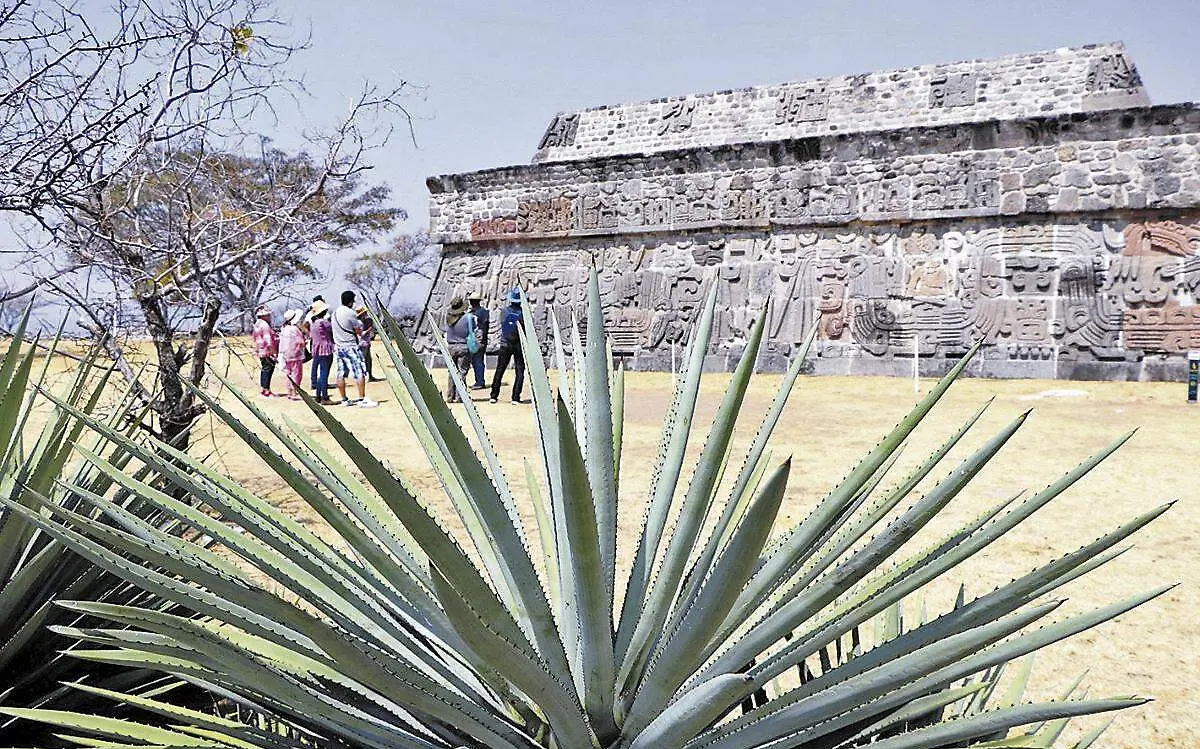 zona-arqueologica-xochicalco-1