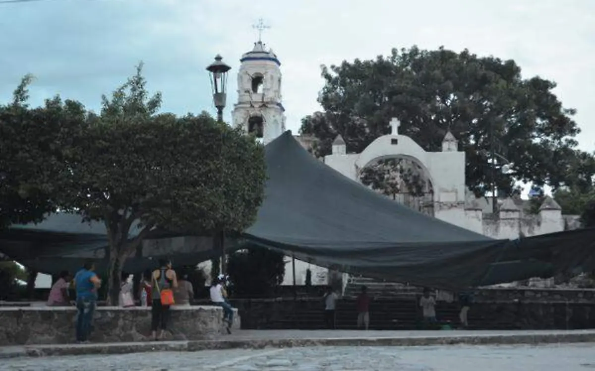 Iglesia de Coatetelco, cerca de casa de Martina. Coatetelco, Morelos