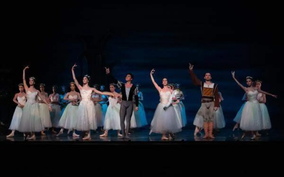 La Compañía Nacional de Danza se despidió entre una ola de aplausos y ovaciones