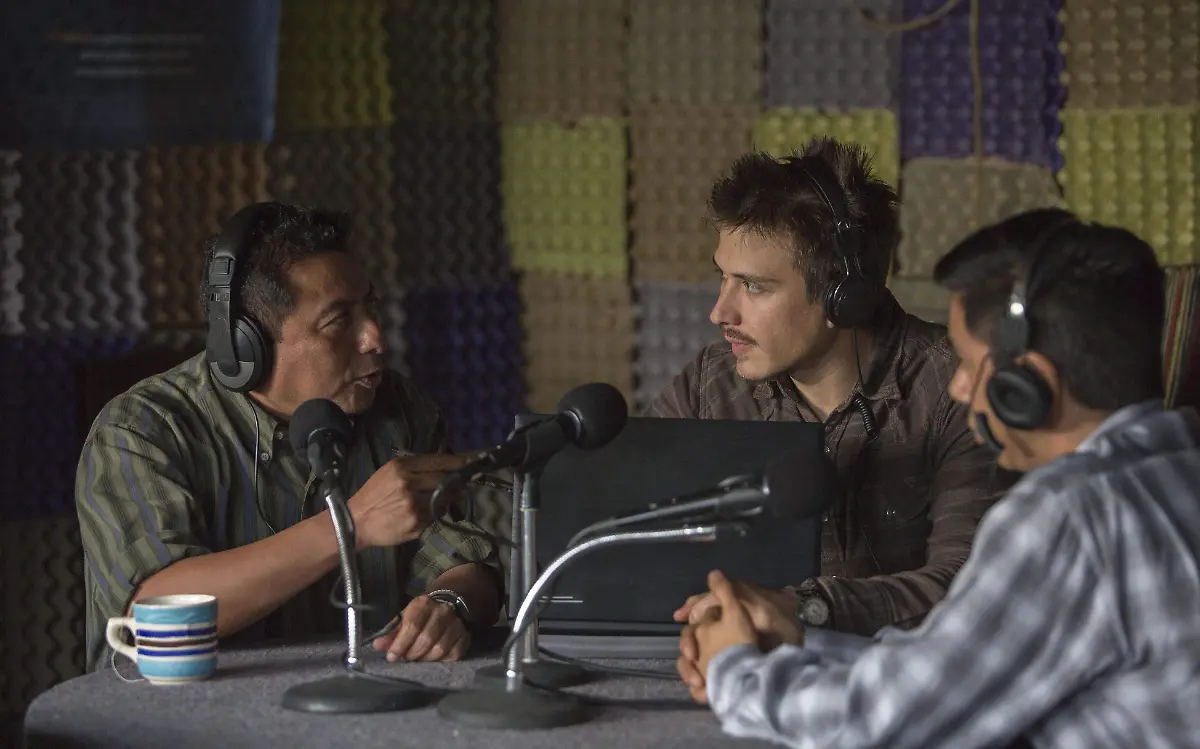 Martín es un joven lingüista que luchará por preservar la lengua zikril