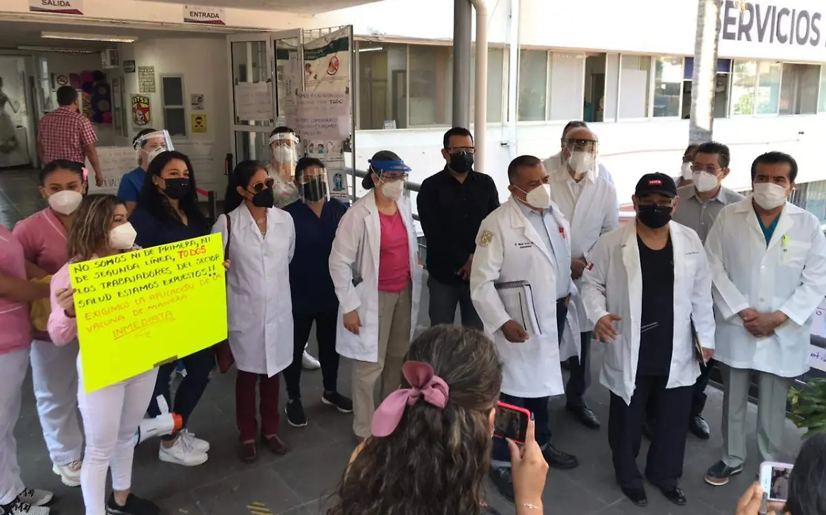 Personal de salud privado exige se le incluya en vacunación Covid-19