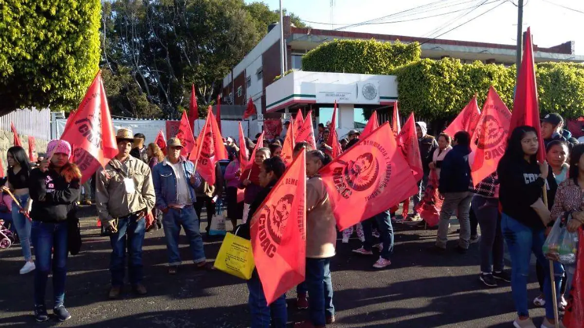 Complicada la vialidad sobre la Paloma de la Paz (1)