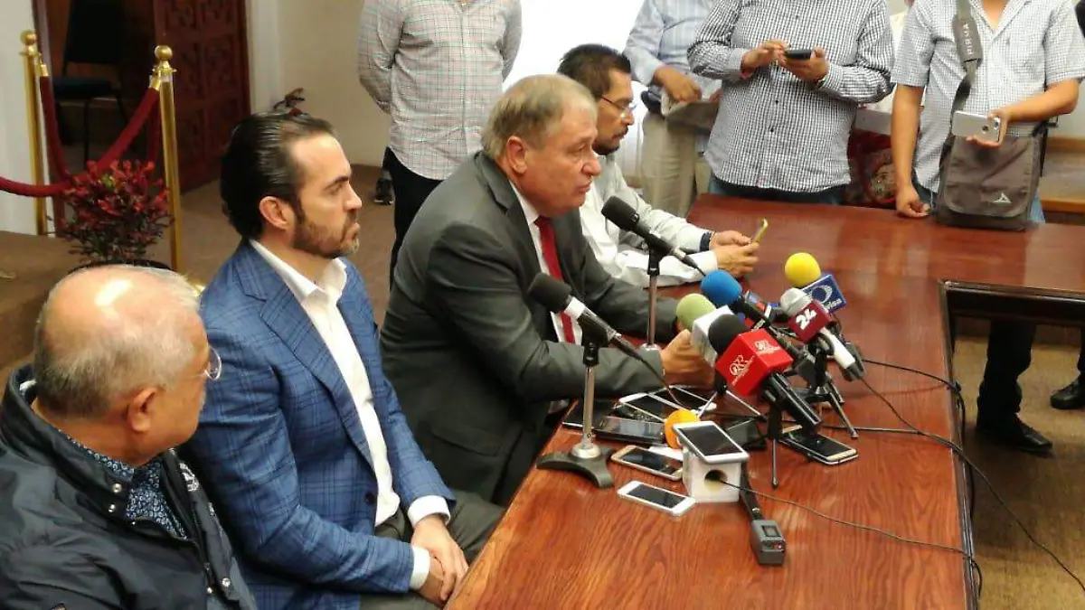 Llama el Ejecutivo a diputados a trabajar a favor de Morelos