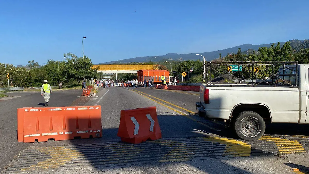 bloqueo-autopista-cuautla 