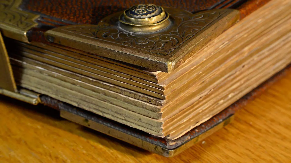 El estudio de esas obras ha sido enfocado desde diversos aspectos, tales como el análisis del contenido, la tipografía y la impresión.