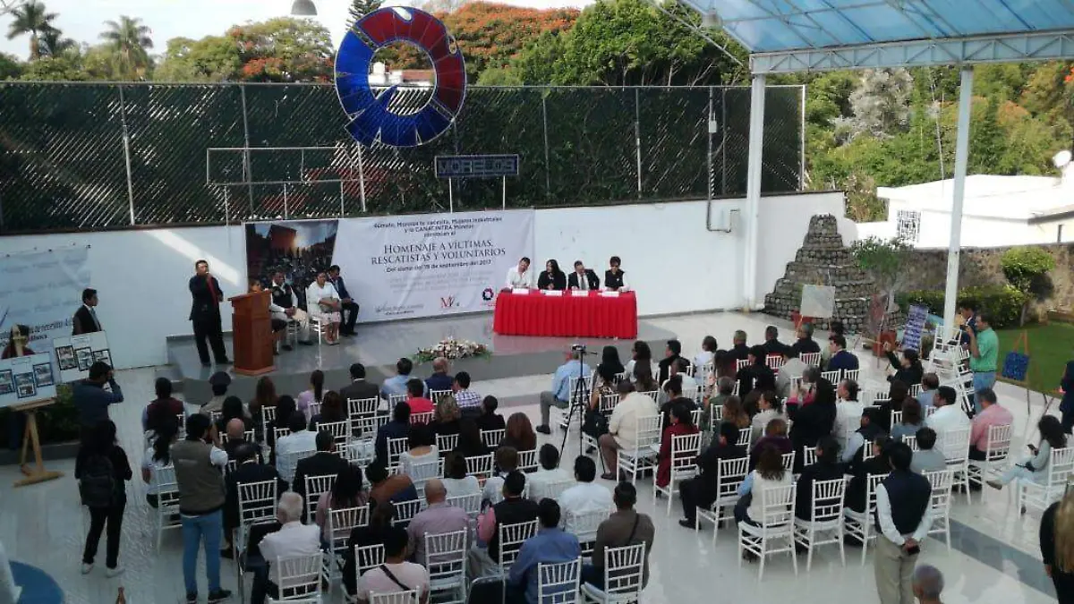 Homenaje a las víctimas, rescatistas y voluntarios del 19S Canacintra (5)