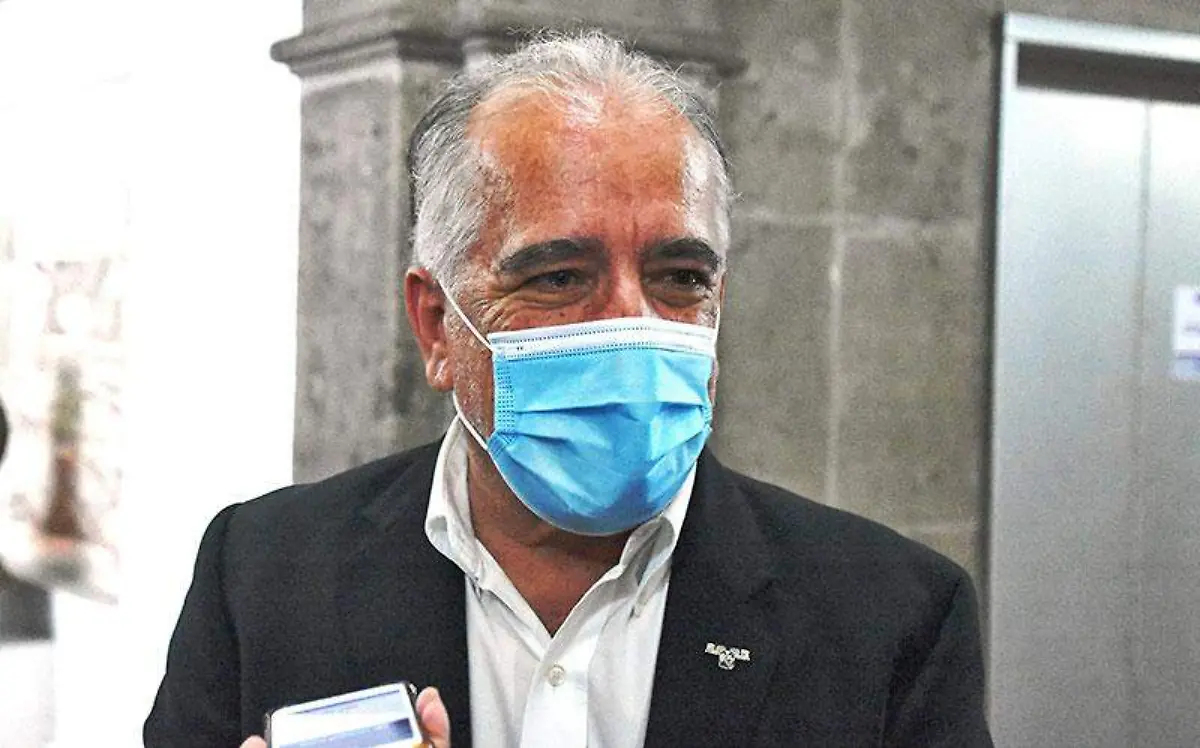 gustavo-urquiza-rector-uaem