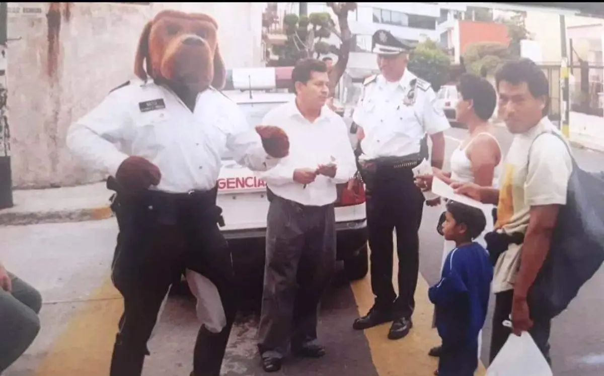policía-beto-botarga-cortesía