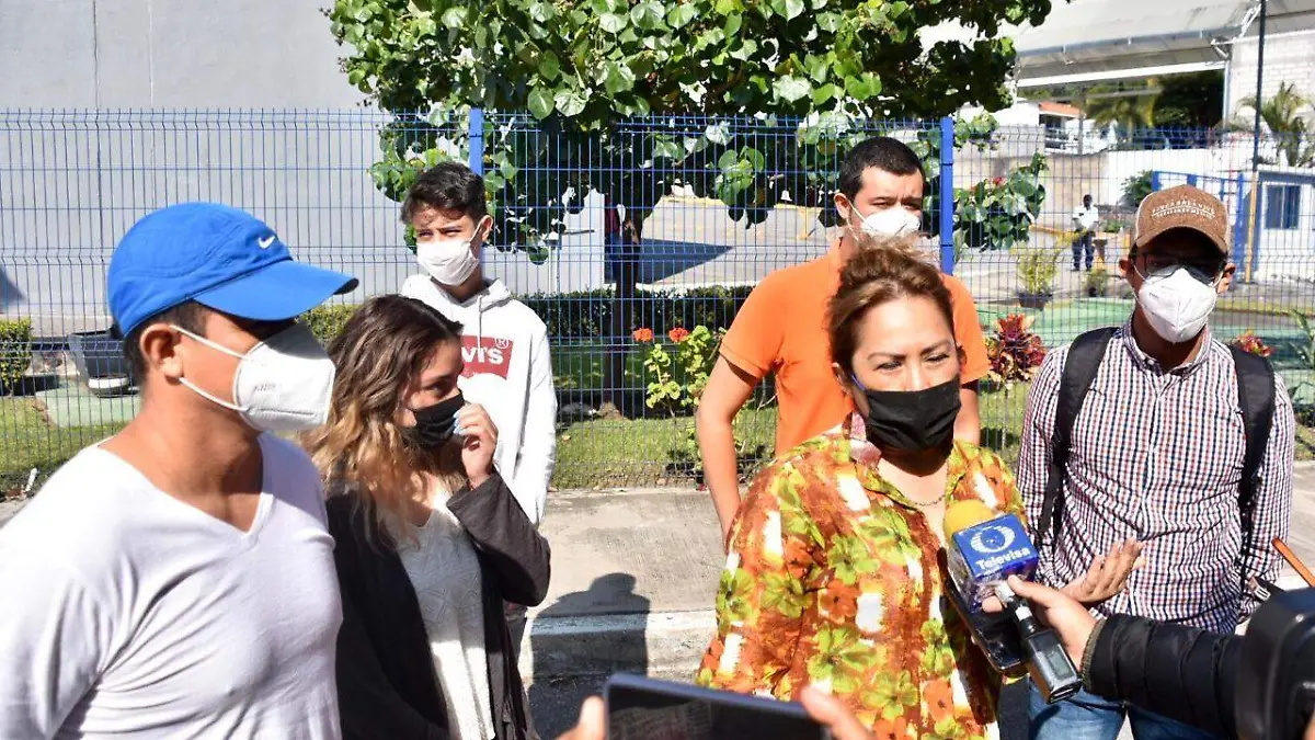 Mama estudiantes UAEM