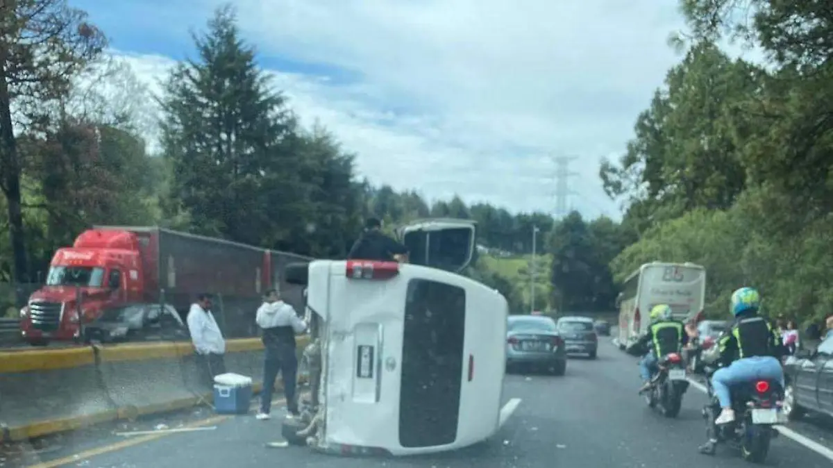 accidente-cuernavaca-méxico-camioneta