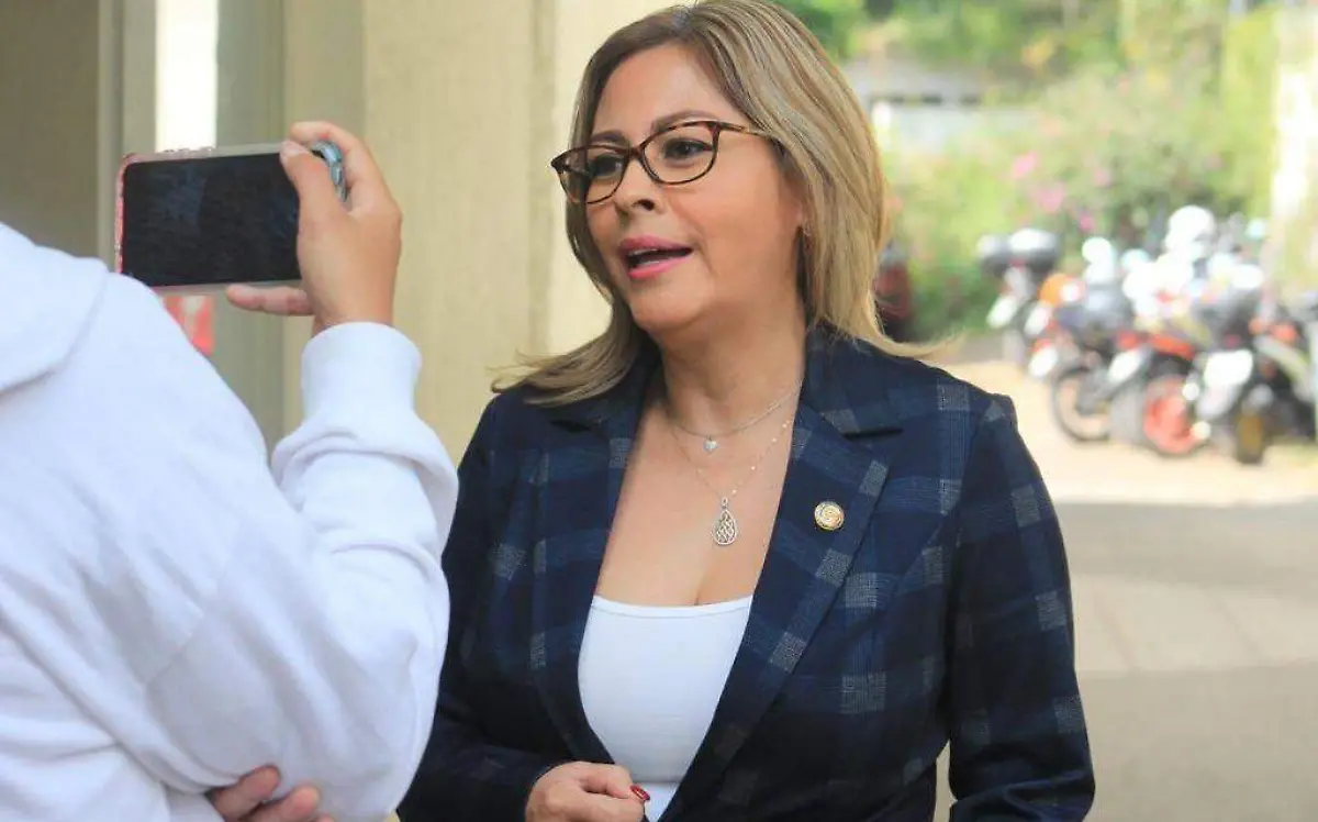 senadora-lucia-meza-guzman-archivo-agus-espinoza
