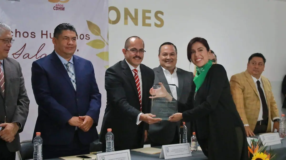 AGUS-F8J Blanca Estela Kempis obtiene el premio Estatal de Derechos Humanos (2)