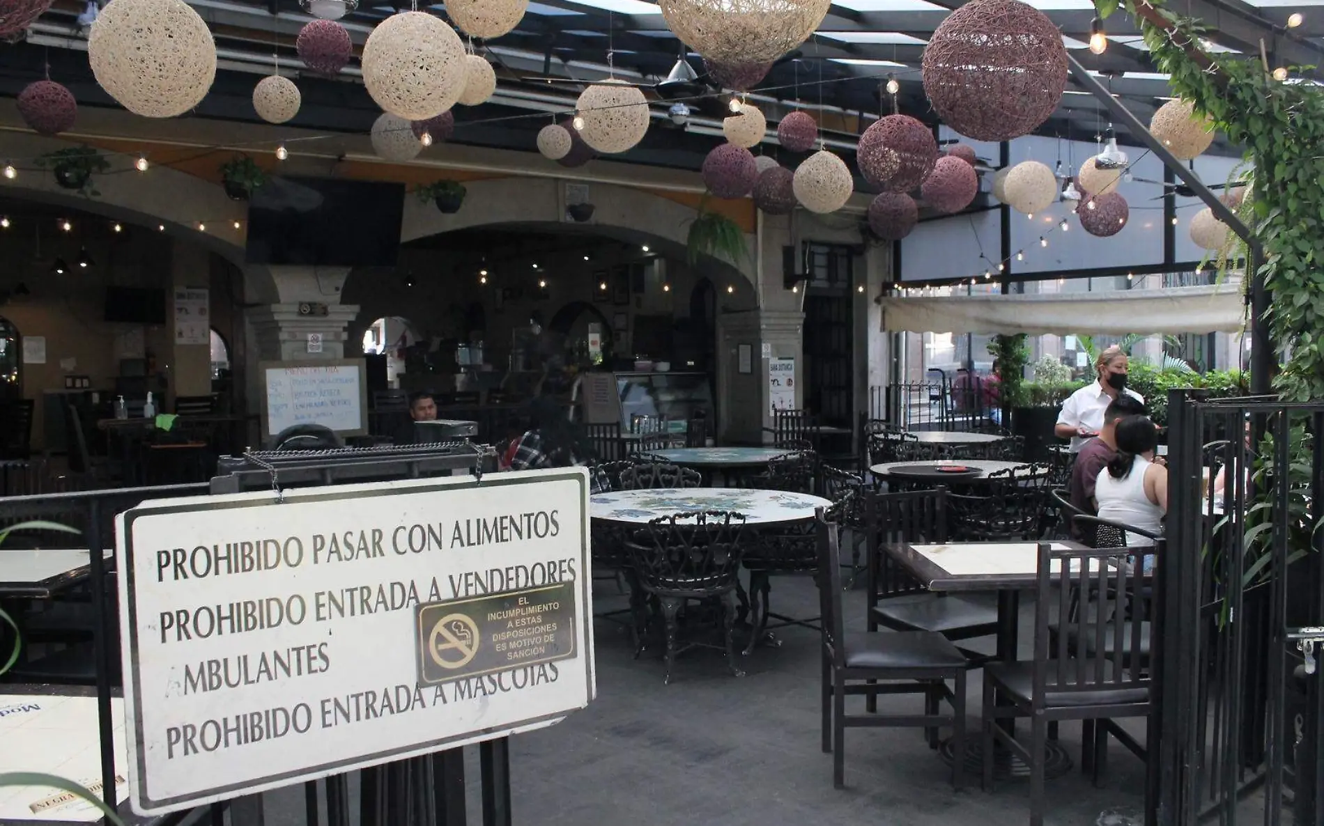 tabaco-espacios-abiertos-restaurantes-agustín