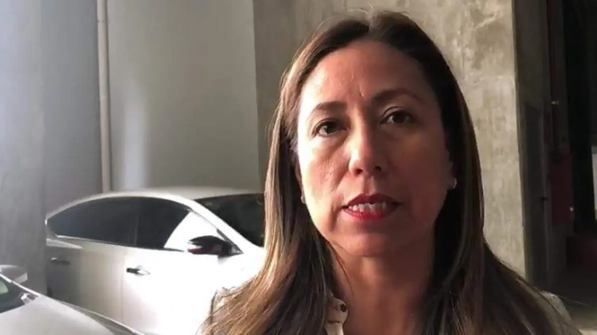 Alejandra Flores