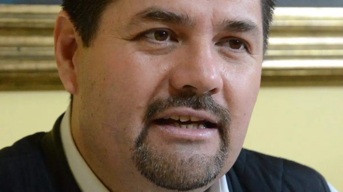 el secretario del Ayuntamiento, José Alfredo Escalona Arias