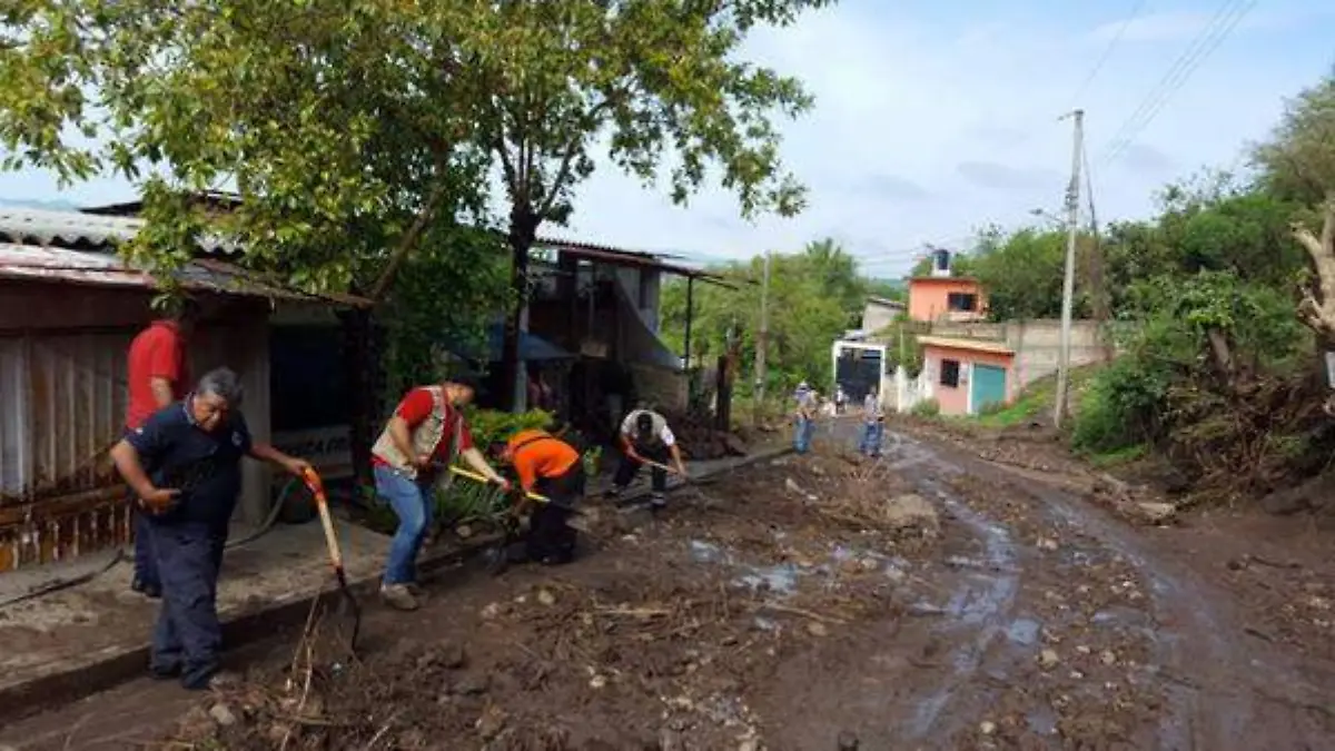 El camino que llega de Chisco a Vicente Aranda permanece cerrado como medida de seguridad ANGELINA ALBARRÁN