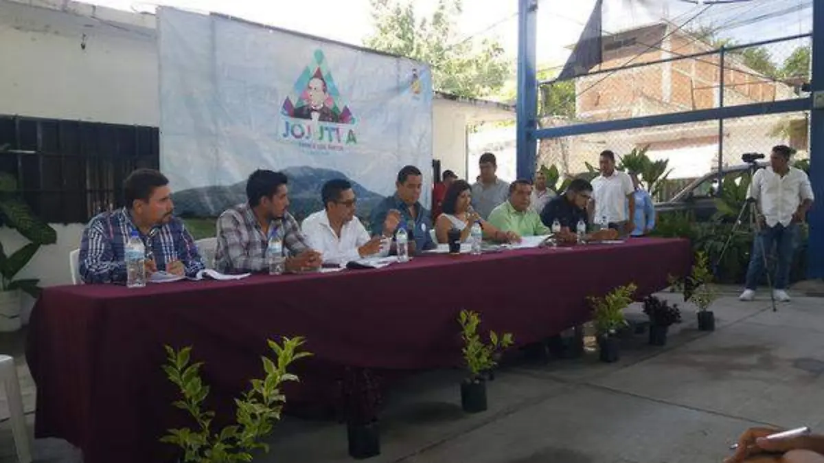 Una de las solicitudes fue la pavimentación de calles de la localidad ANGELINA ALBARRÁN