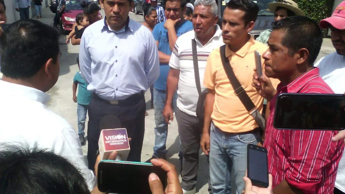Vecinos de la Tres de Mayo