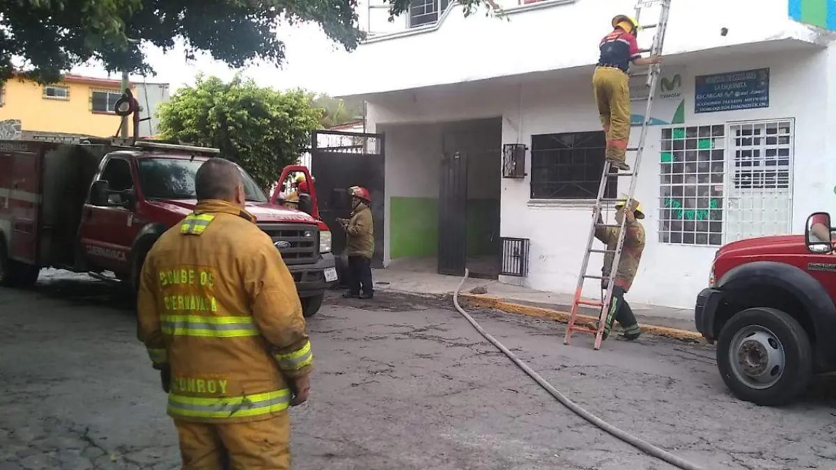 Incendio Bomberos Cuernavaca (1)