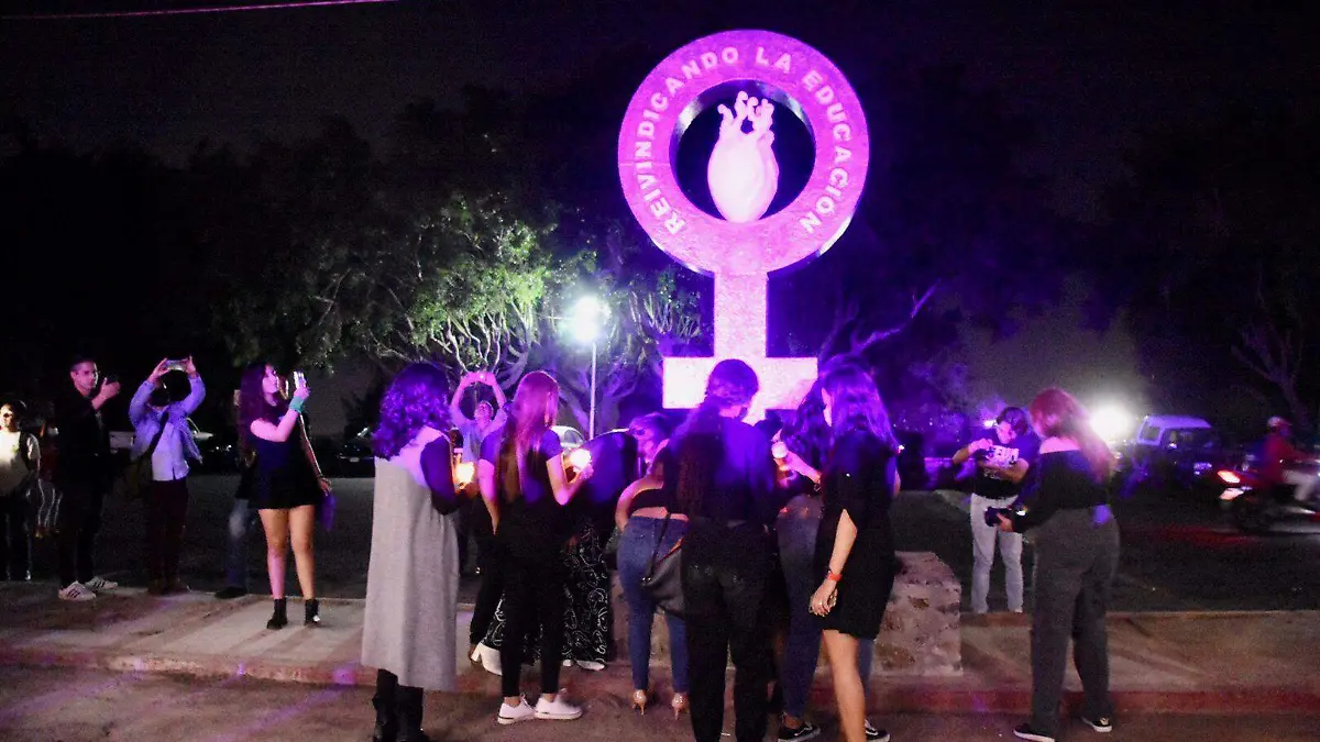 monumento-feminista (2)