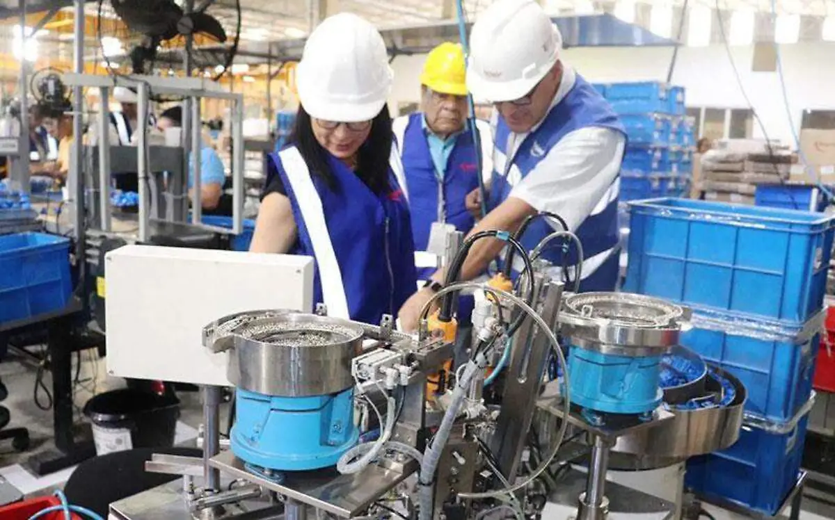 trabajadores-industrias-civac-2