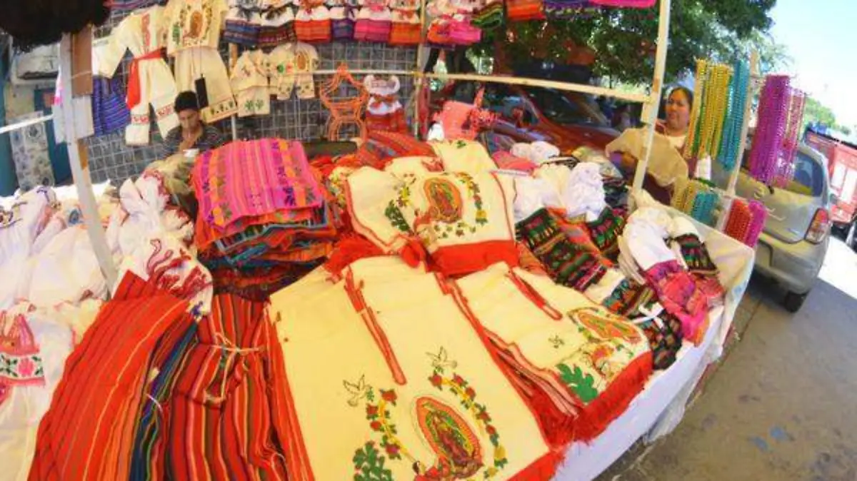 Venta de trajes de inditos 12 de diciembre Virgen de Guadalupe