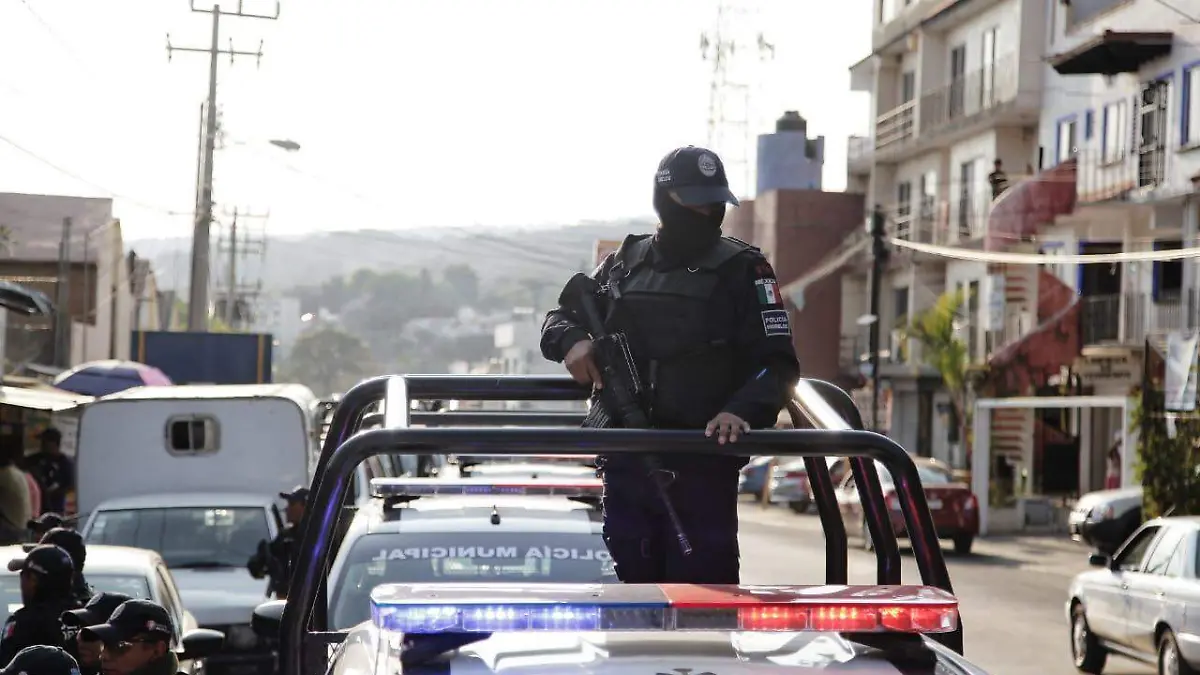 Operativo en avenida Universidad (2)