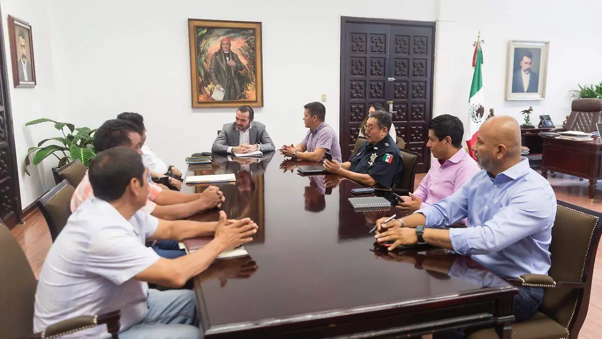 Reunión con el alcalde de Huitzilac
