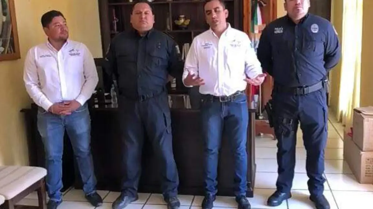 policías