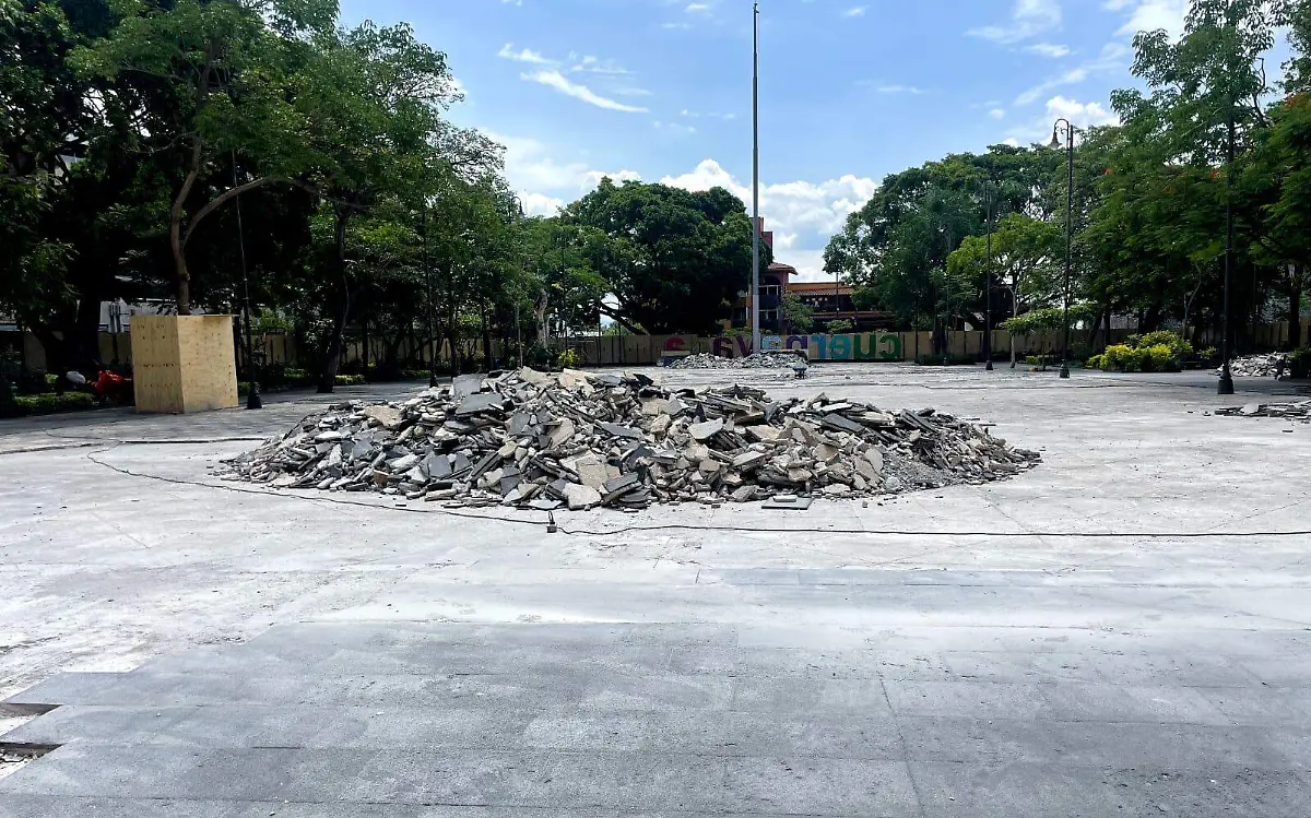 plaza-de-armas-cuernavaca-agustín