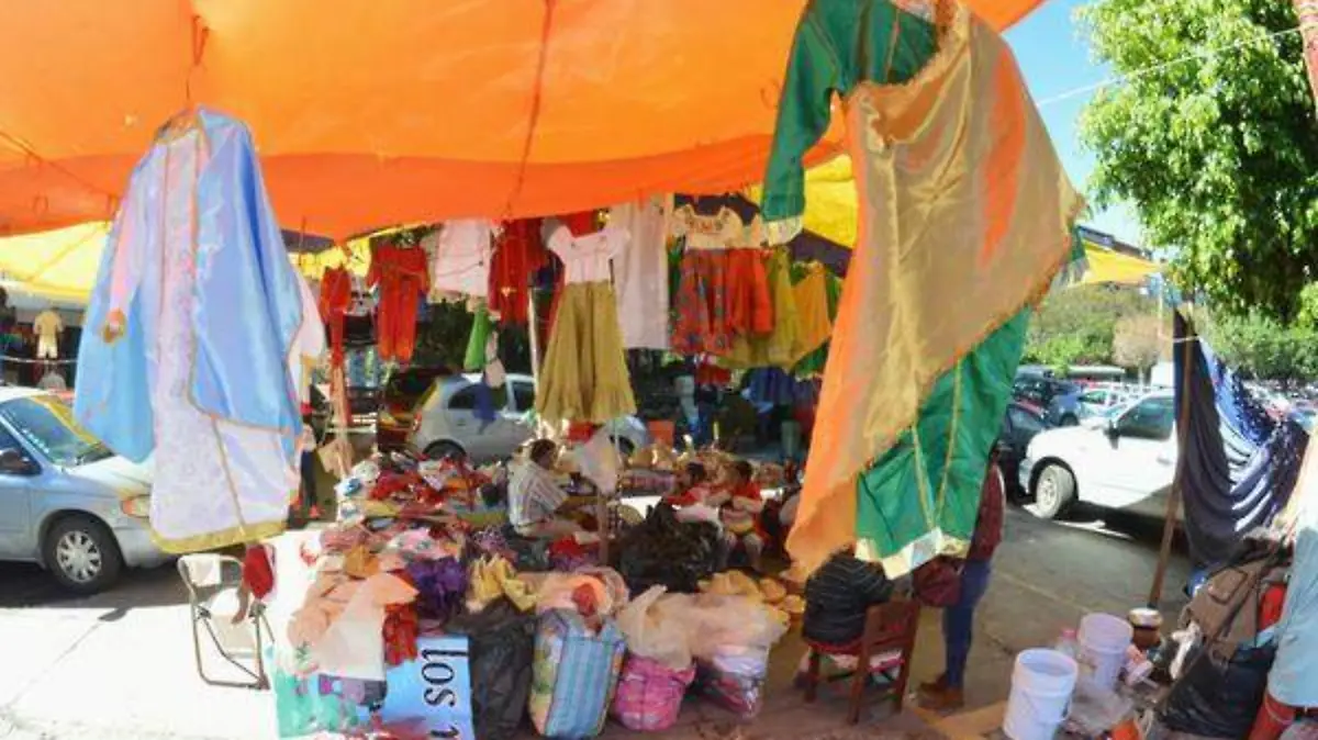 Venta de trajes de inditos 12 de diciembre Virgen de Guadalupe