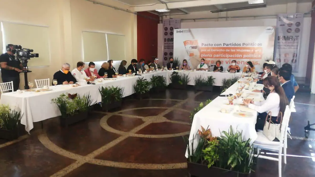 Partidos Políticos F
