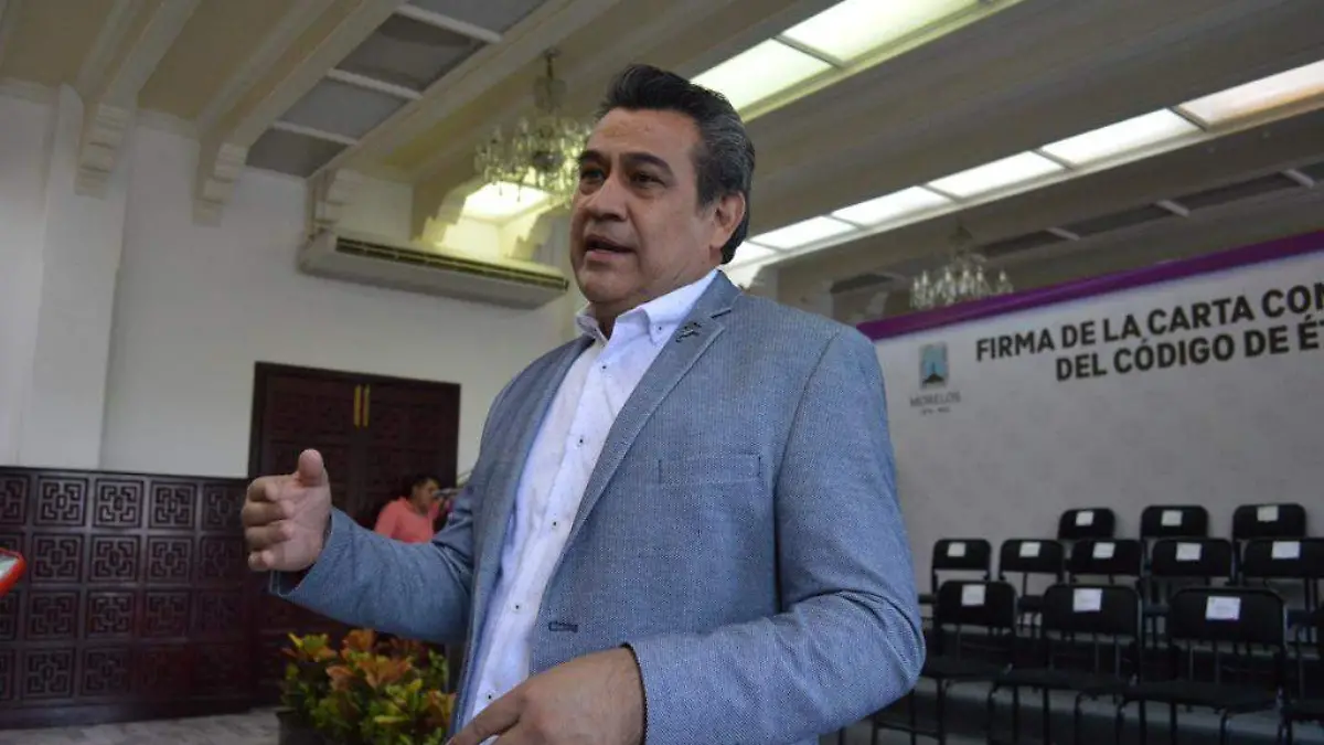El contralor, César Santana Nava,