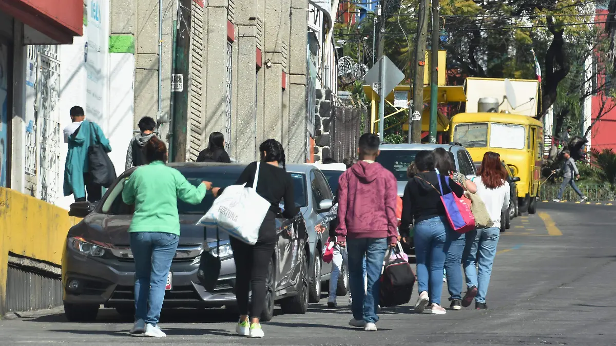 campaña-DIF-suéteres-cobijas-froylán