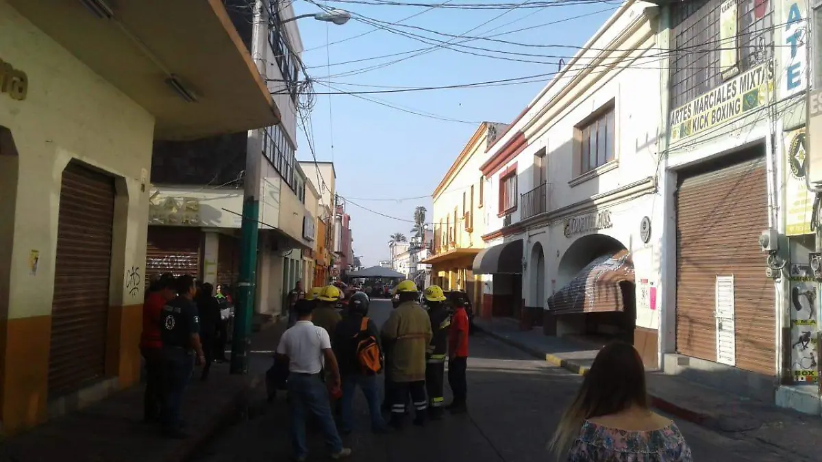 Derrumbe en Modatelas de Cuautla (2)