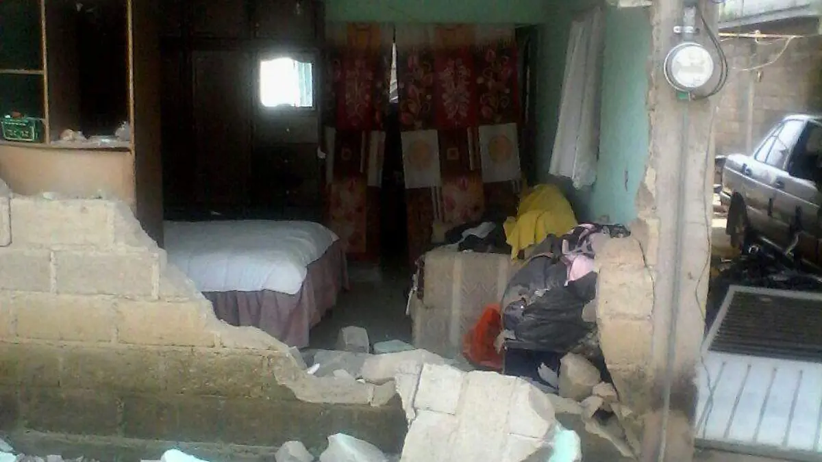 Fotografía que fue tomada horas después del sismo que muestra los daños.