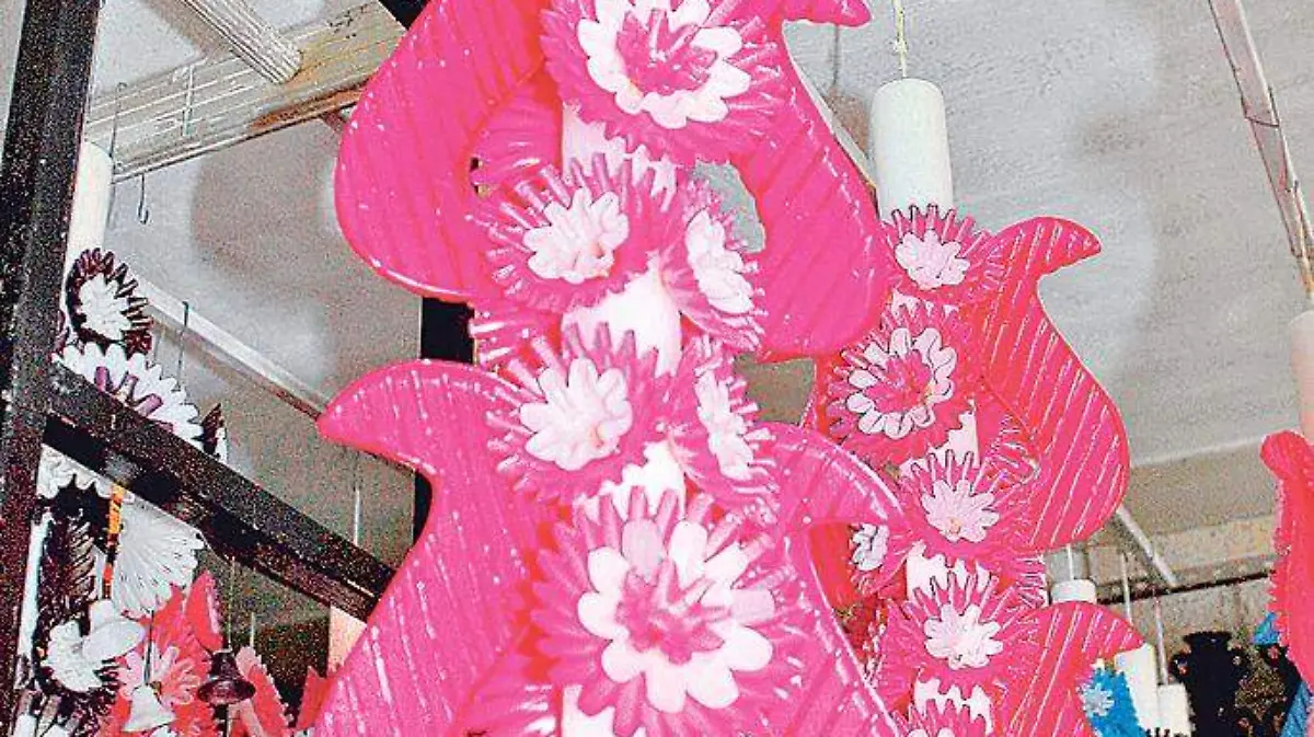 2-H1-C-El-tiempo-para-decorar-una-cera-es-de-aproximadamente-dos-horas-y-media-y-su-precio-va-entre-los-150-y-180-pesos