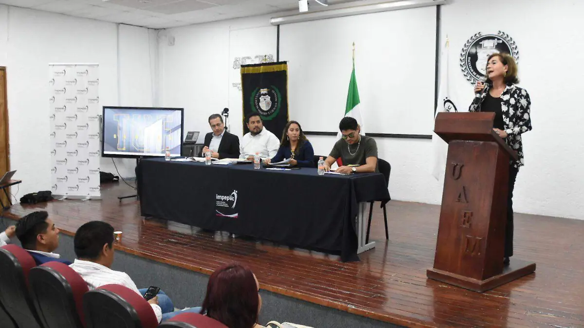 foro-jóvenes-democracia-froylán