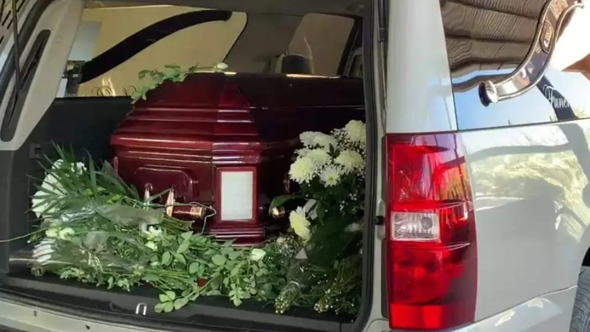 Funeral-Miguel-IbarraA