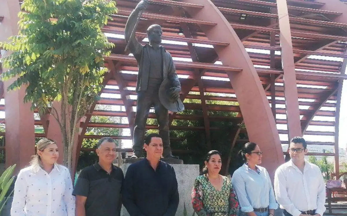 develacion-monumento-tlaxcoapan-joutla-angelina-albarran