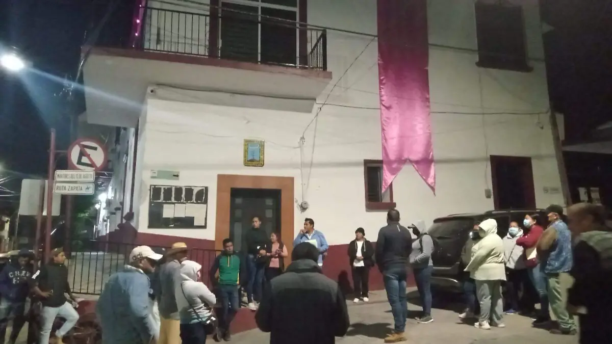 palo-prieto-angelina