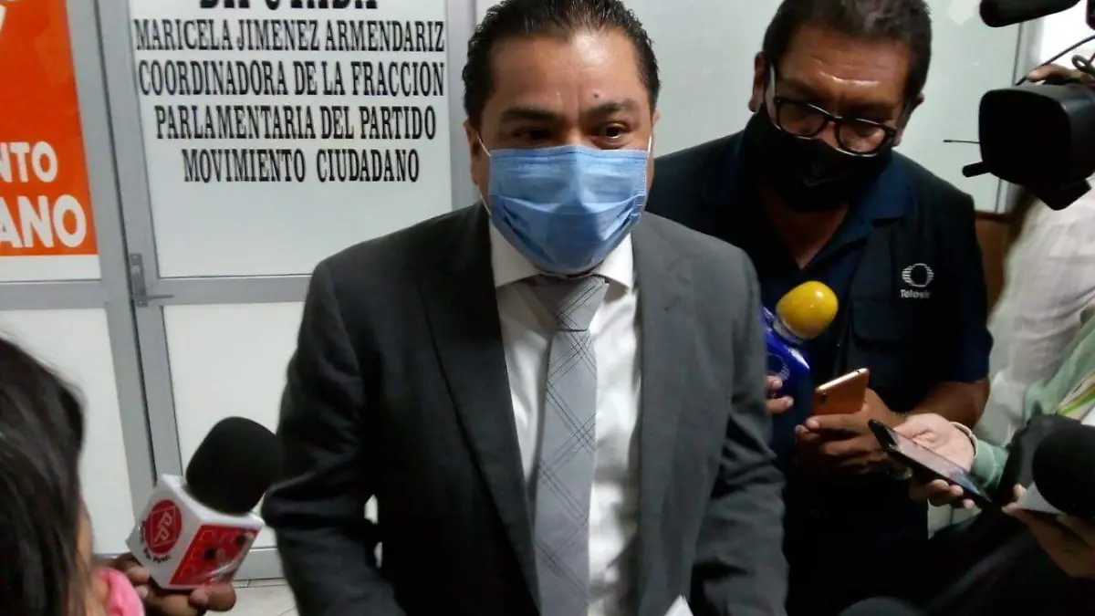 Alfonso de Jesús Sotelo cubrebocas