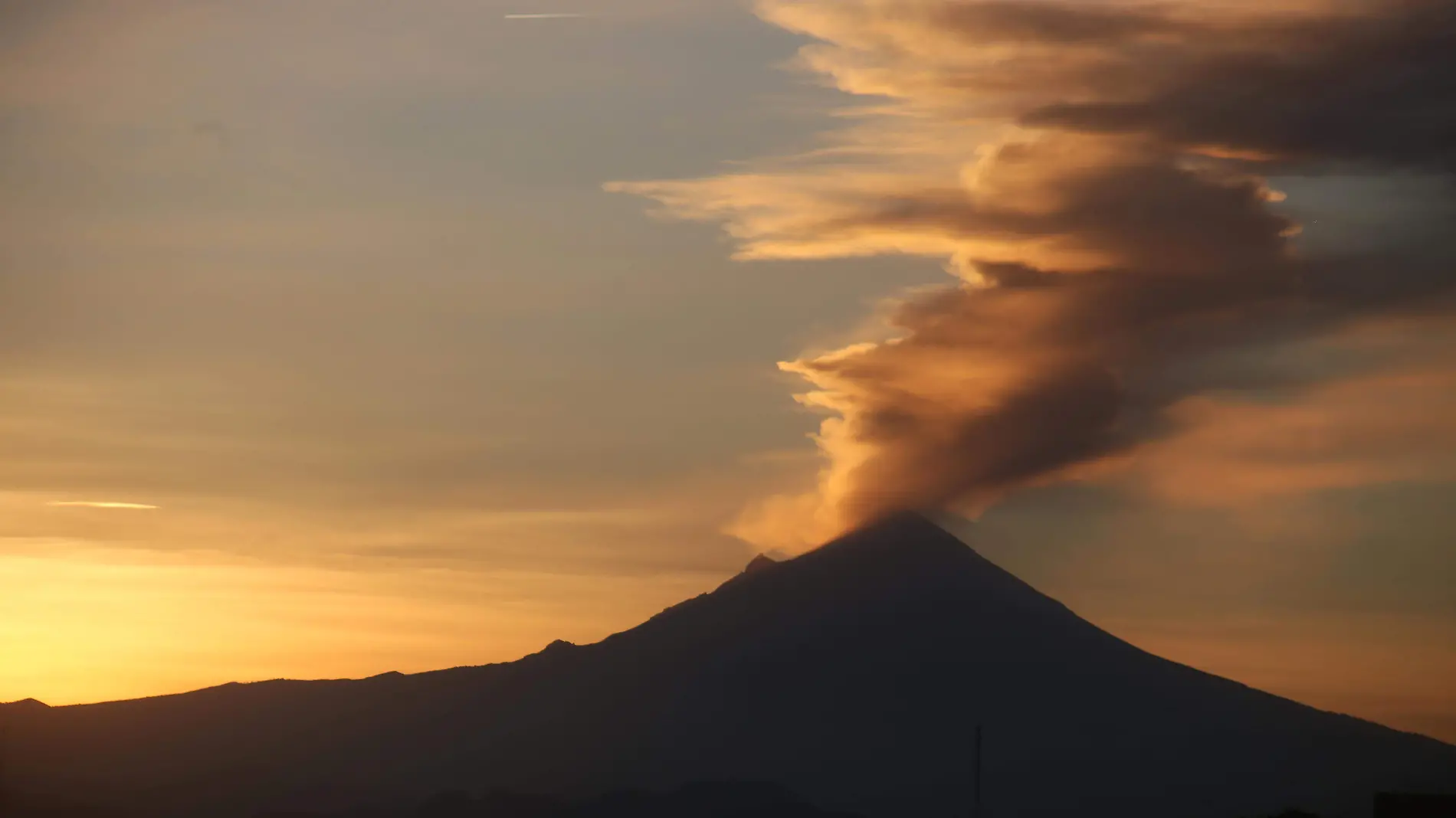 Popocatpetl_Fumarola_Amanecer3