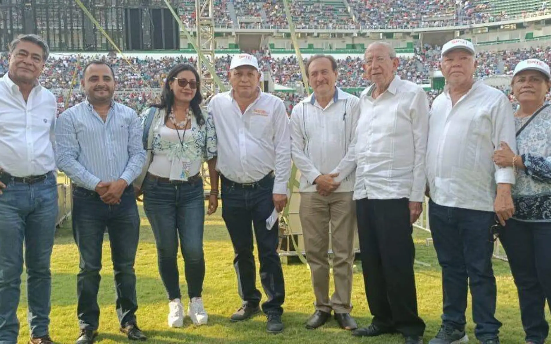 celebracion-snte-dia-del-maestro-estadio-coruco-diaz-zacatepec-4-angelina-albarran.jpg