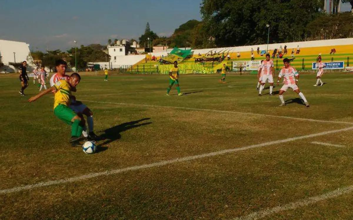 Antonio Nava define ante la marca del último defensa de Calor ÓSCAR GARAGUI