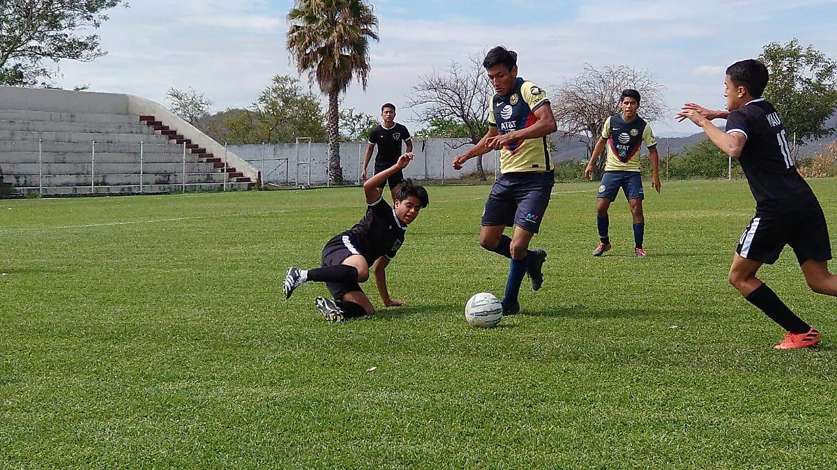 16-ACCIONES FUTBOL-F-ROGER