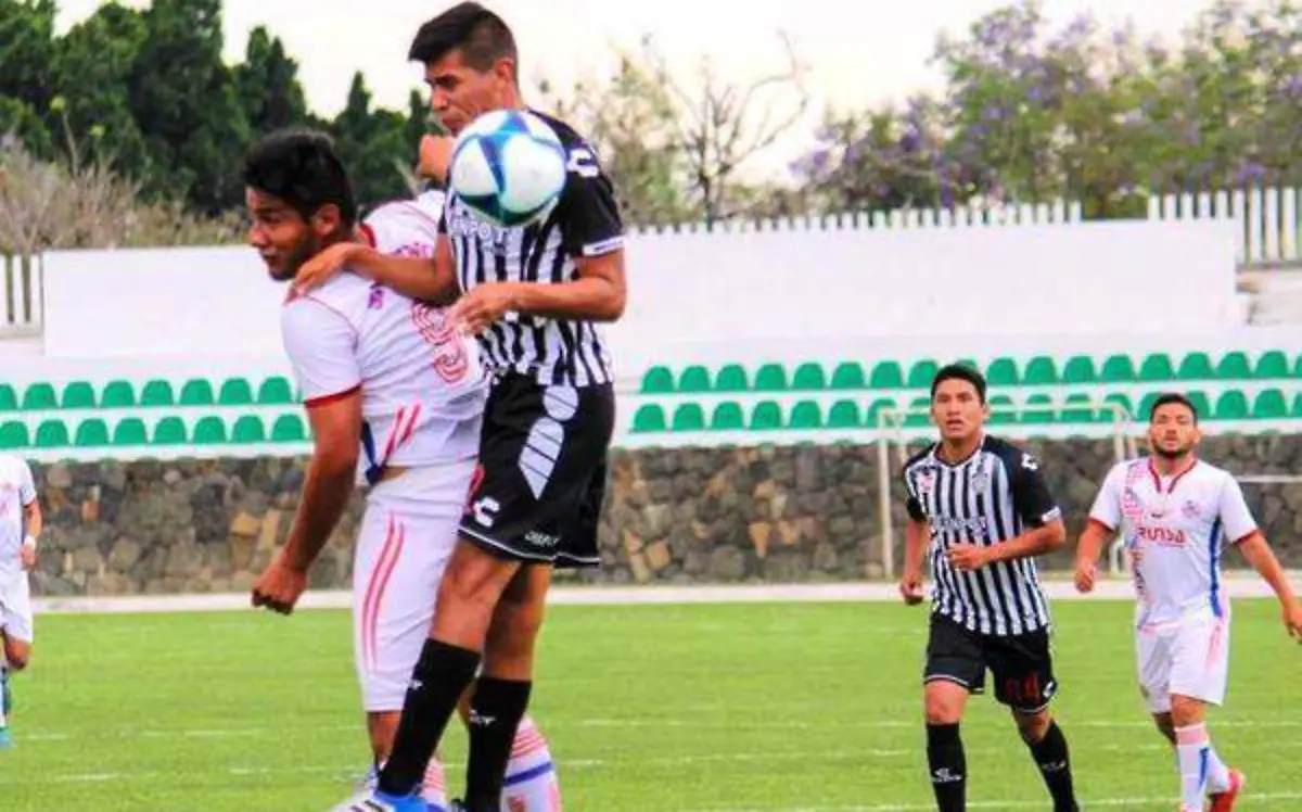 Luis Sánchez del Canamy Oaxtepec, sufre una lesión en una rodilla y será operadoCORTESÍA