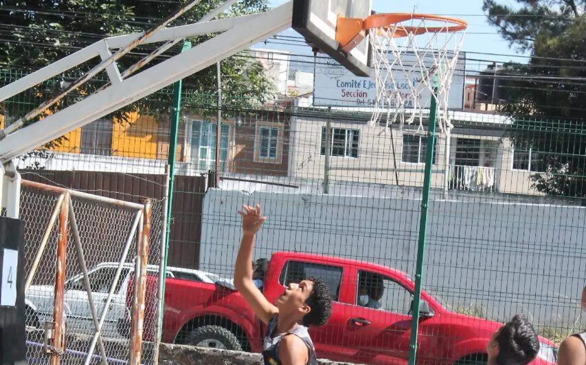 30-EN BASQUETBOL-F-ROGER