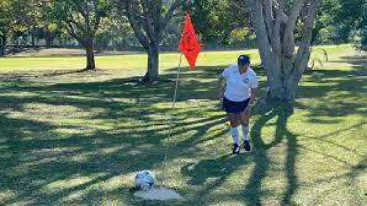 08-.FOOTGOLF-F-ROGER