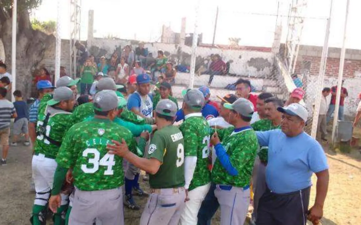 Festejaron los de Jonacatepec su primer título de playoffs en Casasano Óscar Garagui